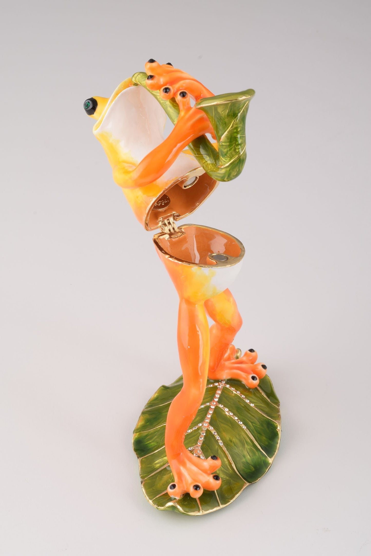 Frog Playing a Saxophone - Handcrafted Enamel Musician Figurine Orchid Menoetius